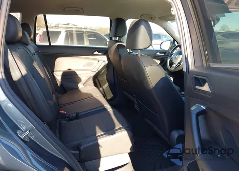 2019 Volkswagen Tiguan 2.0T Se/2.0T Sel/2.0T Sel R-Line/2.0T Sel R-Line Black z USA, uszkodzony, nr VIN 3VV2B7AX1KM019066